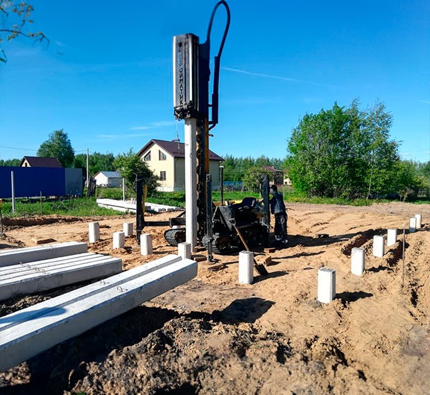 Монтаж фундамента на забивных сваях в Похвистнево